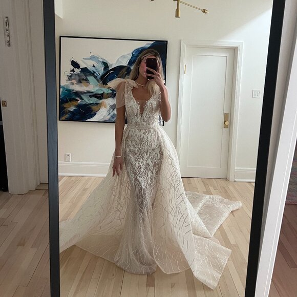 WEDDING DRESS! MILLA NOVA! AMAZING CONDITION - Picture 13 of 13